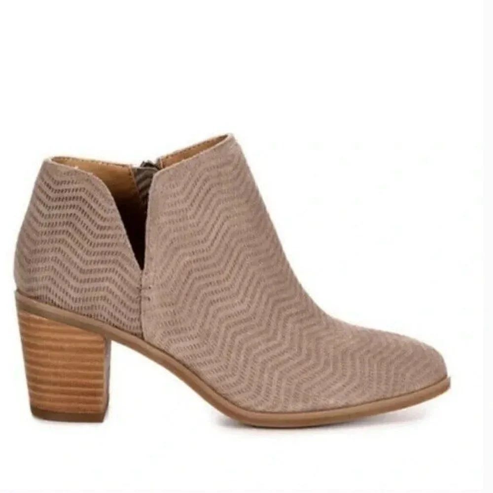Lucky Brand Parnesa Perforated Suede Bootie Size 9